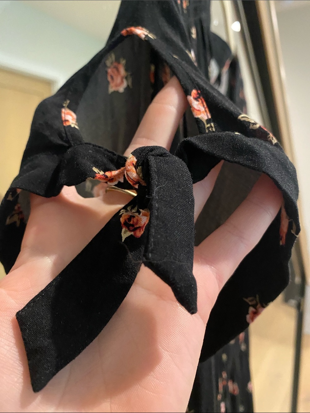 Black Floral V-Neck Midi Dress - Women's - Picture 4 of 5